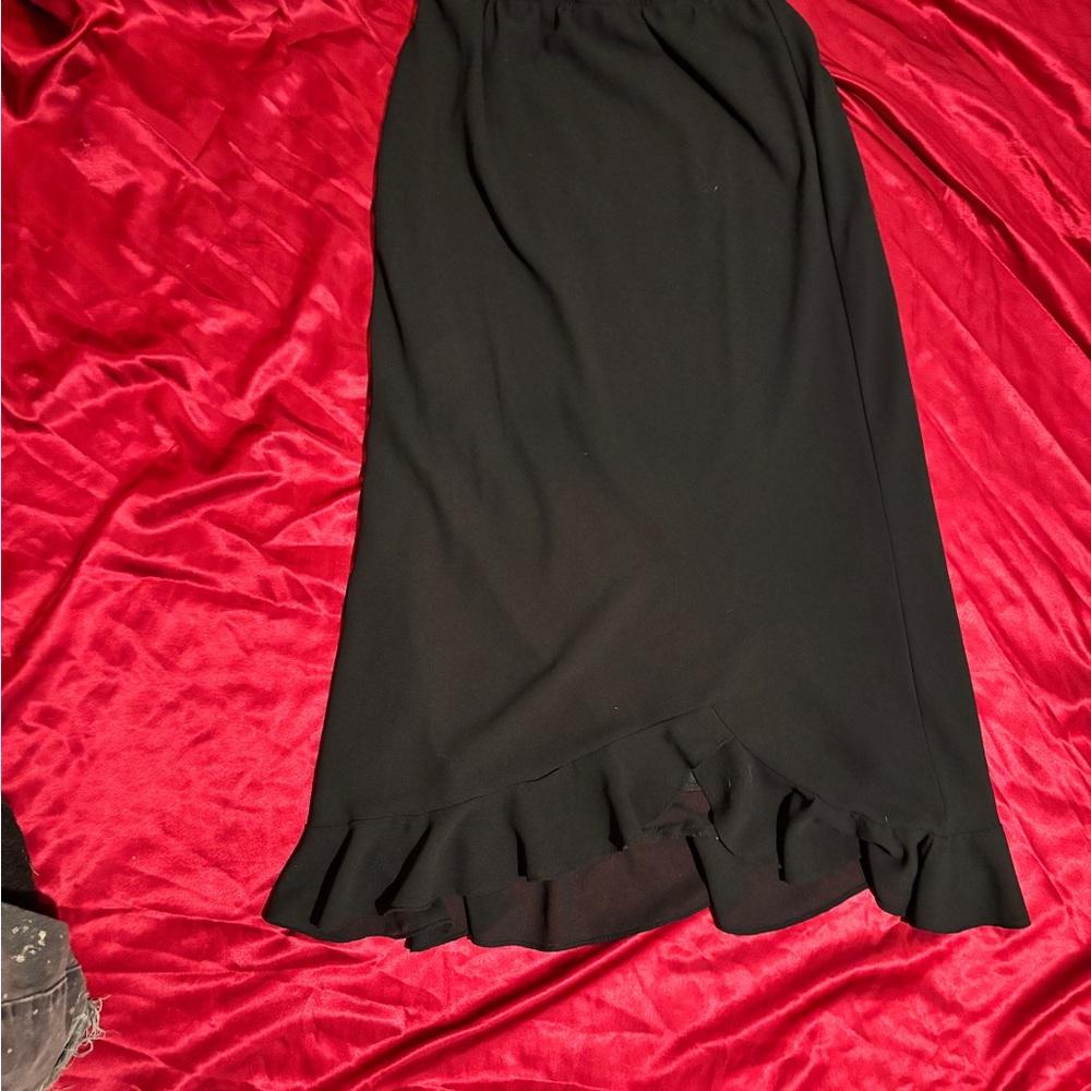 Chic Black Ruffle Hem Skirt